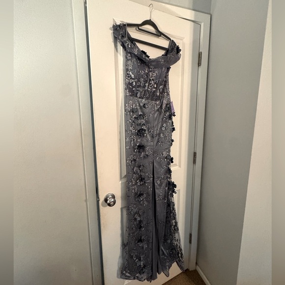 NEW! CINDERELLA DIVINE La Divine Floral
Corset Bodice Evening Gown Blue SZ 8 NWT - Picture 14 of 14